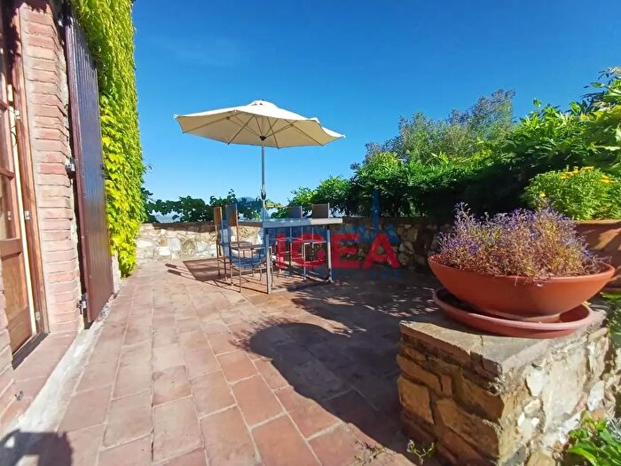 Casa con 8 locali in vendita in Dere Civetta, Gavorrano