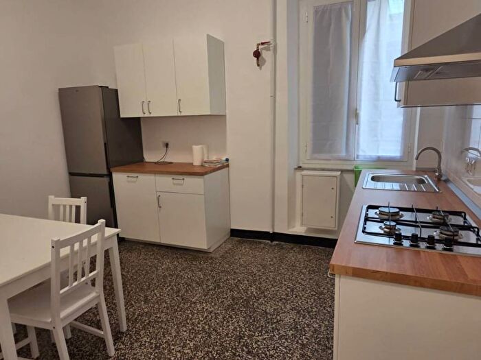 Appartamento quadrilocale in affitto in Via Gradisca, Manin, Genova