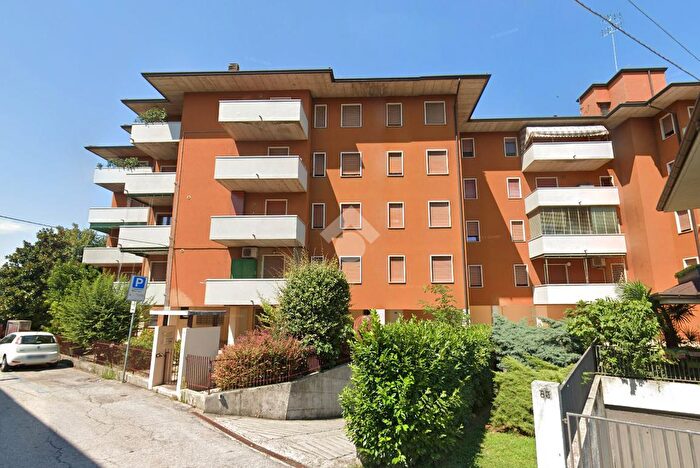 Appartamento bilocale in vendita in Viale X Martiri, Vicenza