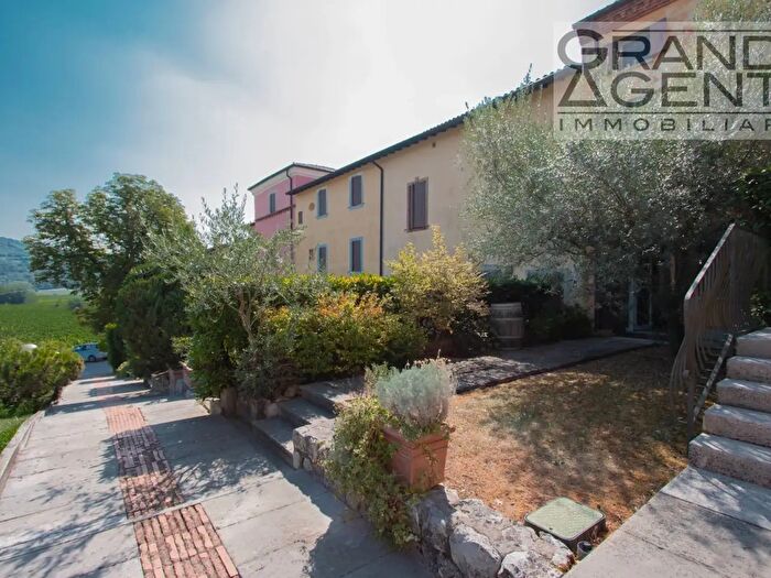 Casa con 5 locali in vendita in Via Terreno, San Martino Buon Albergo
