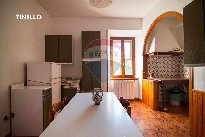 Appartamento con 5 locali in vendita in Piazza XXV Aprile, Roccastrada