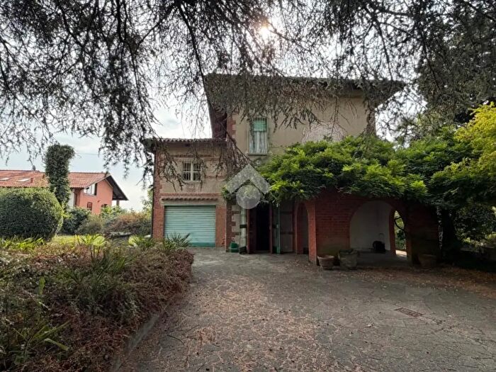Casa con 6 locali in vendita in Via Cimenasco, Castagneto Po