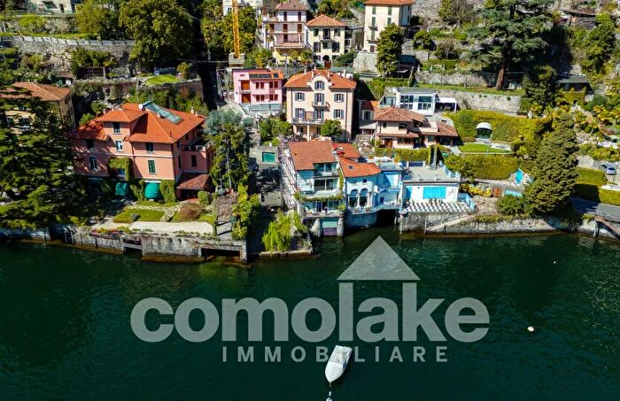 Appartamento trilocale in vendita in Via De Cristoforis Carate Urio Centro Storico Fronte Lago Panoramico Residenziale, Carate Urio