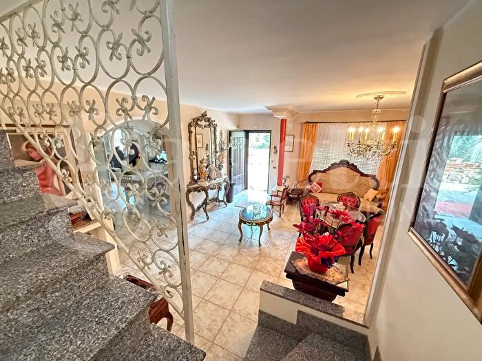 Casa con 5 locali in vendita in Via Rapellucci, Formia