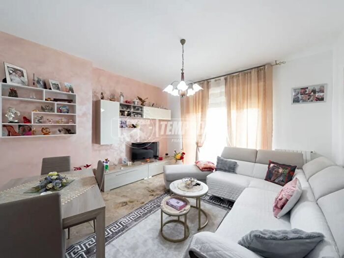 Appartamento trilocale in vendita in Via Alessandro Manzoni, Bulciago