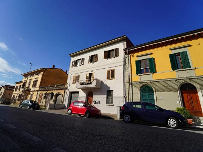 Appartamento con 7 locali in vendita in Via Francesca Nord, Monsummano Terme