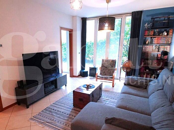 Appartamento quadrilocale in affitto in Via IV Novembre, Cento Paese, Cento