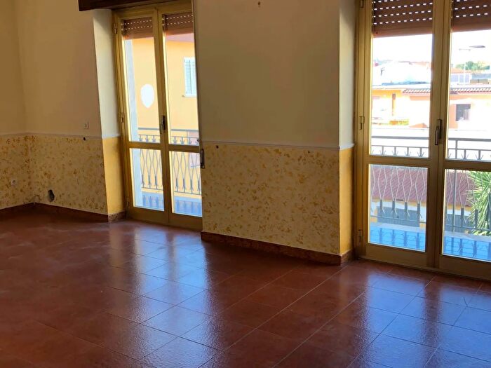 Appartamento con 5 locali in vendita in Via Pavese, Mondragone