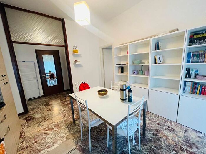 Appartamento trilocale in affitto in via Emilio De Marchi, Maggiolina, Milano