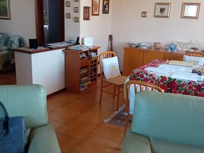 Casa trilocale in vendita in Via Camillo Benso Conte di Cavour, Linarolo