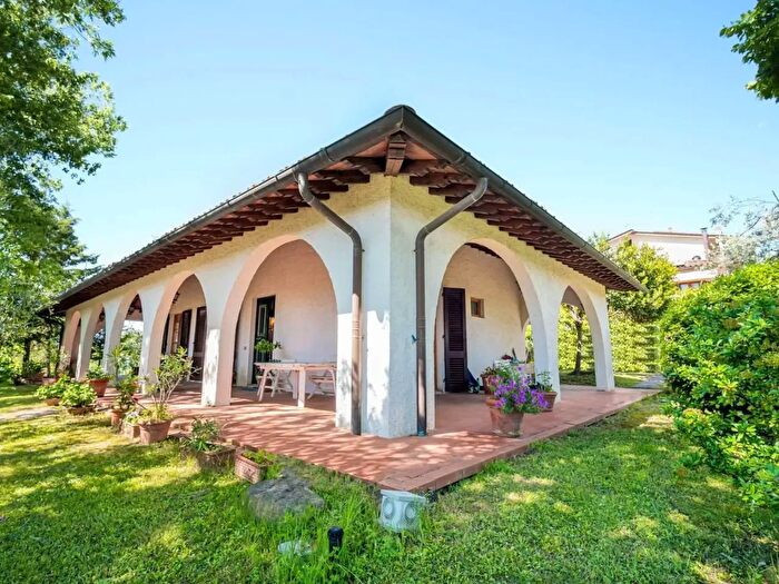 Casa con 7 locali in vendita in Leonardo, Reggello