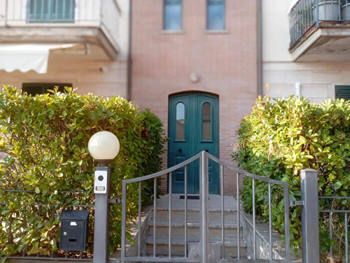 Casa con 5 locali in affitto in Via Dante Alighieri, Guardea