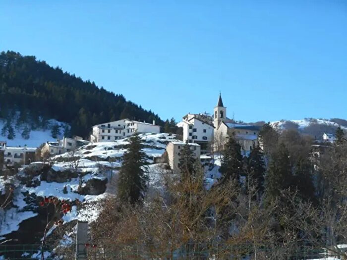 Appartamento trilocale in vendita in Via Pietransieri, Roccaraso