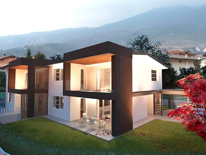 Casa con 5 locali in vendita in Caneva