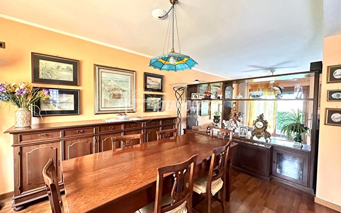 Casa quadrilocale in vendita in Via Risorgimento, Paratico