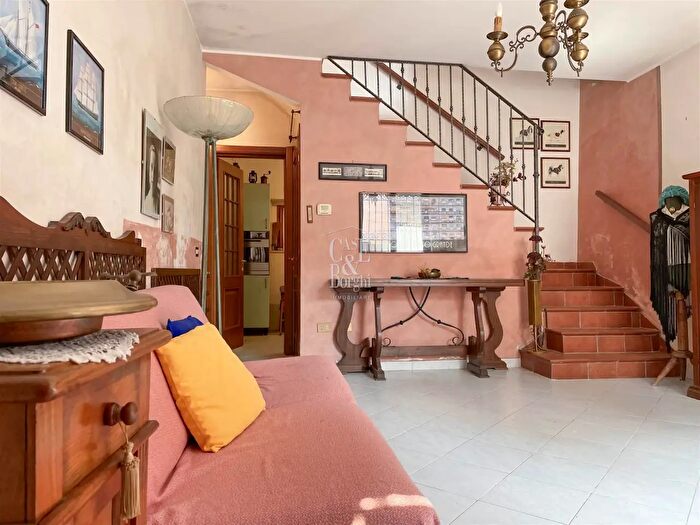 Casa con 6 locali in vendita in Via Spalti, Casei Gerola