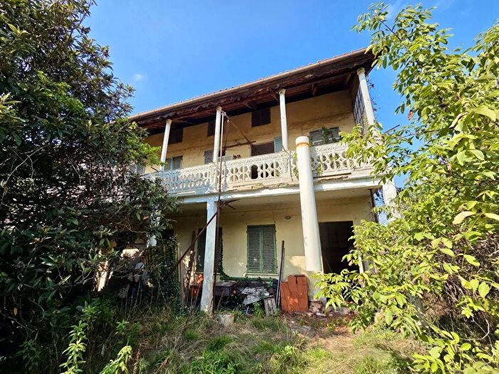 Casa con 6 locali in vendita in Montanaro