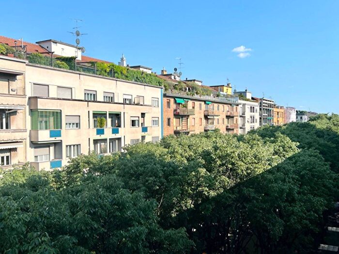 Appartamento trilocale in affitto in Via Teodosio, Città Studi, Milano
