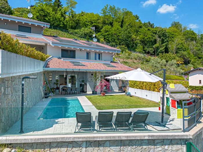 Casa con 5 locali in vendita in Via alla Cava Alta, Tavernerio