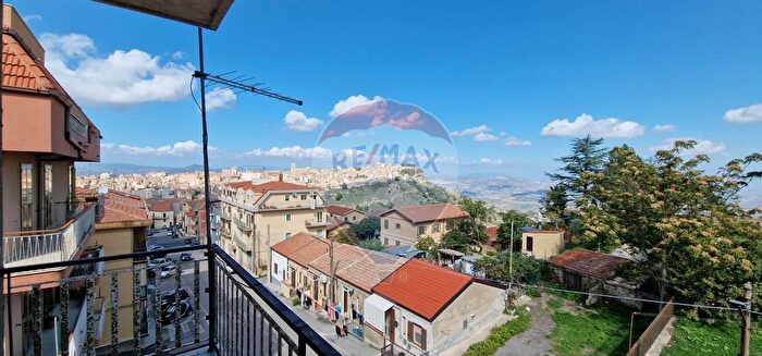 Appartamento con 6 locali in vendita in Via Spirito Santo, Enna