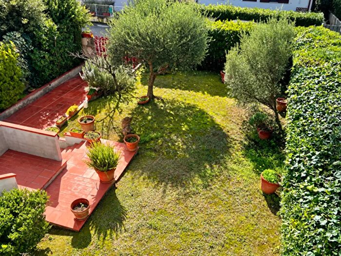 Casa con 7 locali in vendita in Livorno
