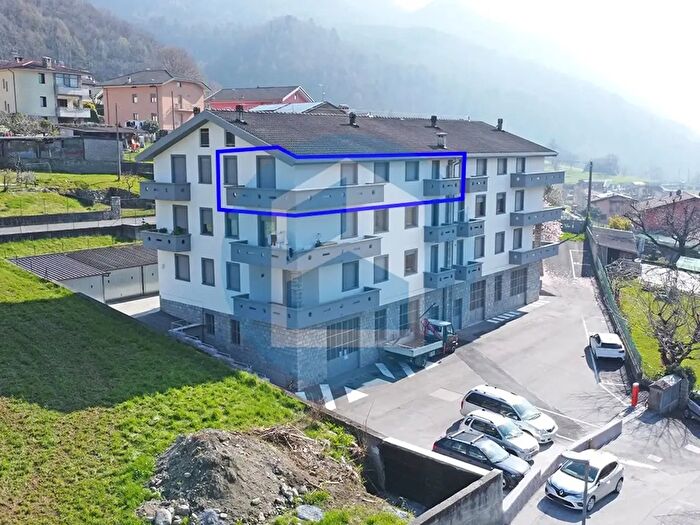 Appartamento trilocale in vendita in Via Trangola, Niardo