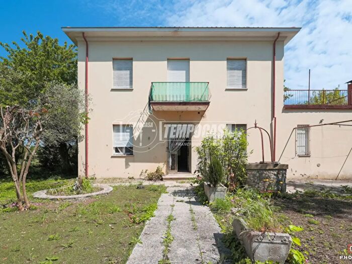 Casa con 9 locali in vendita in Via del Terrapieno, Rimini