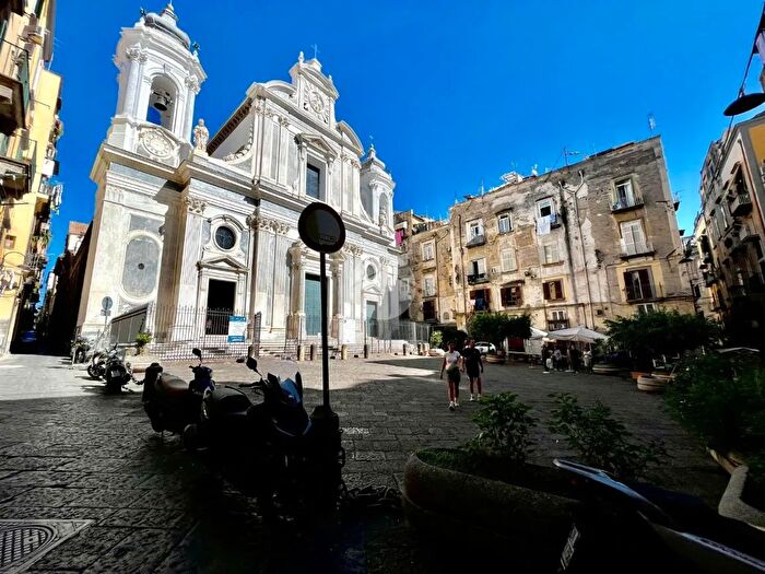 Appartamento bilocale in vendita in Vico Giganti, Napoli