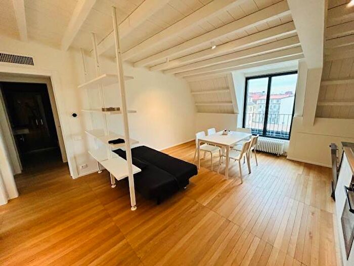 Appartamento trilocale in affitto in Via Antonio Fogazzaro, Montenero, Milano