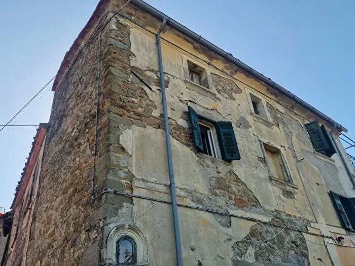 Casa con 5 locali in vendita in Fivizzano