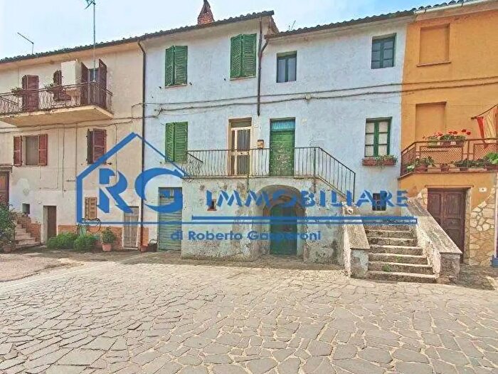 Appartamento con 6 locali in vendita in Piazza Vittorio Emanuele, Graffignano