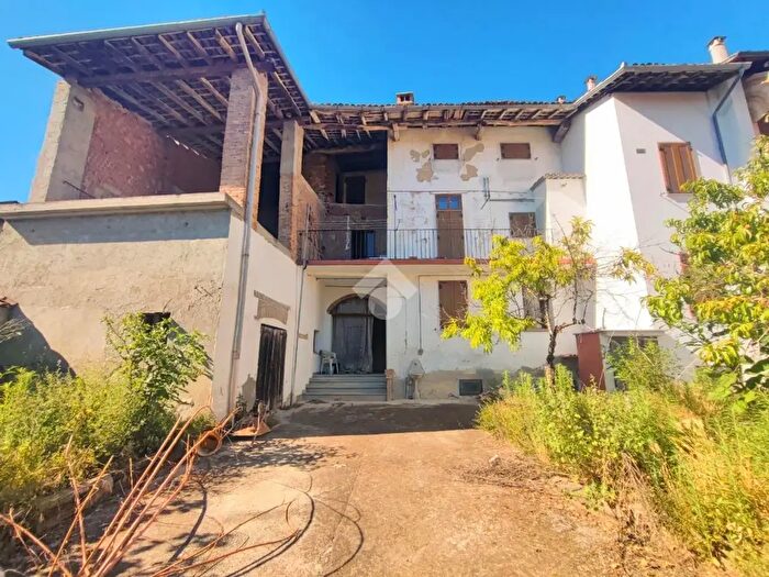 Casa con 8 locali in vendita in Via Bracchieri, Viguzzolo