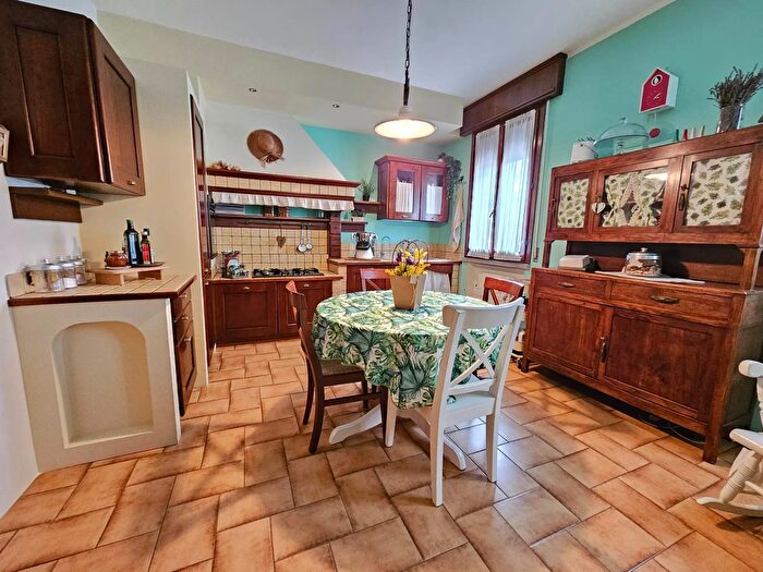 Casa con 5 locali in vendita in Concordia Sulla Secchia