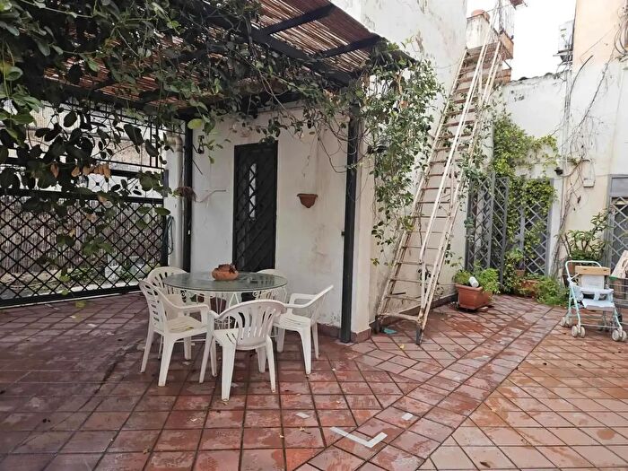 Casa trilocale in vendita in Catania