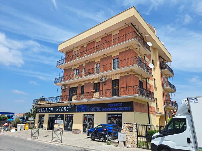 Appartamento trilocale in affitto in Via Mura dei Francesi, Ciampino