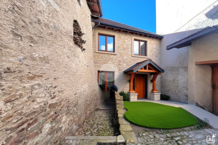 Casa monolocale in vendita in Via Dottor Italo Tognali, Vione