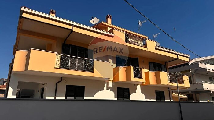 Appartamento con 7 locali in vendita in Via del Porto Romano, Citta SantAngelo