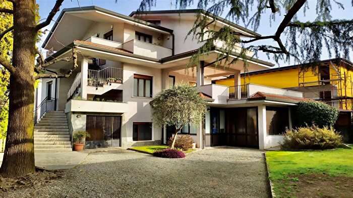 Case in Vendita e in Affitto - 3