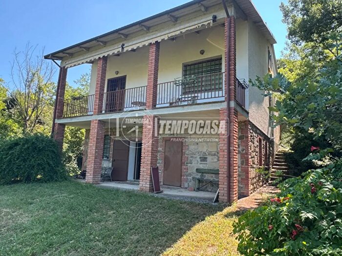 Casa con 7 locali in vendita in Strada Provinciale Gt, Camugnano
