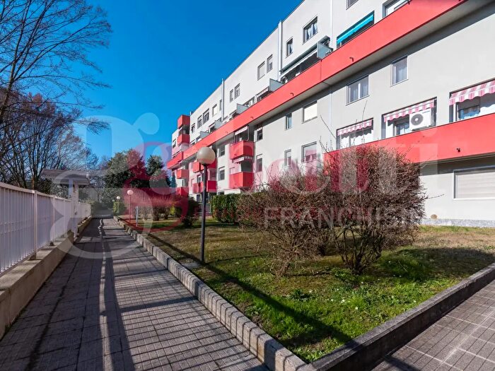 Appartamento quadrilocale in vendita in Via Mazzolari, Milano