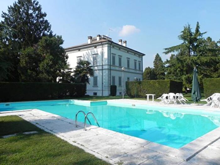 Casa con 6 locali in vendita in Via Verona, Vigasio