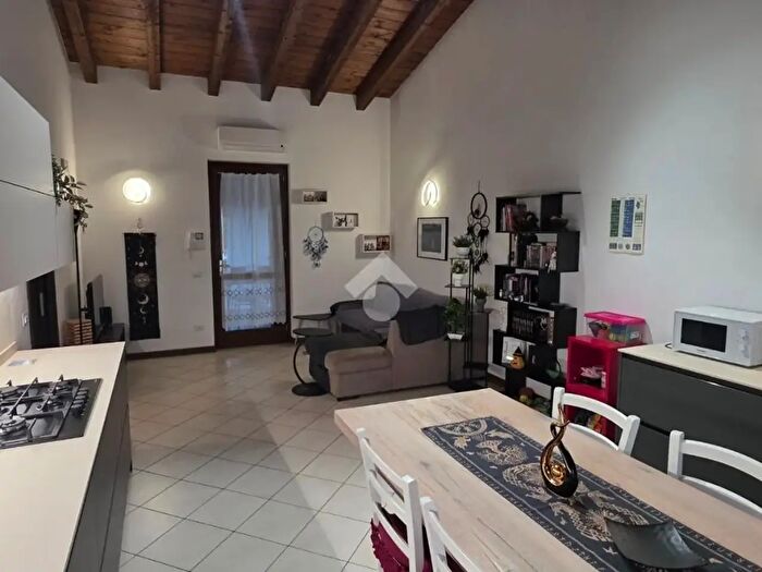 Appartamento trilocale in vendita in Via Sarca, Valeggio Sul Mincio