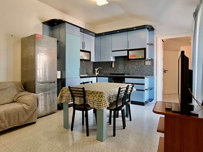 Appartamento quadrilocale in affitto in Via Pietrasanta, Marina di Ragusa Centro, Ragusa