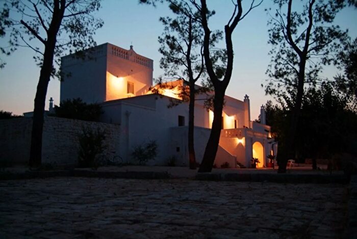 Casa con 11 locali in vendita in Fasano