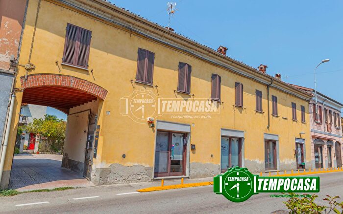 Casa in vendita in Viale Certosa, Certosa Di Pavia