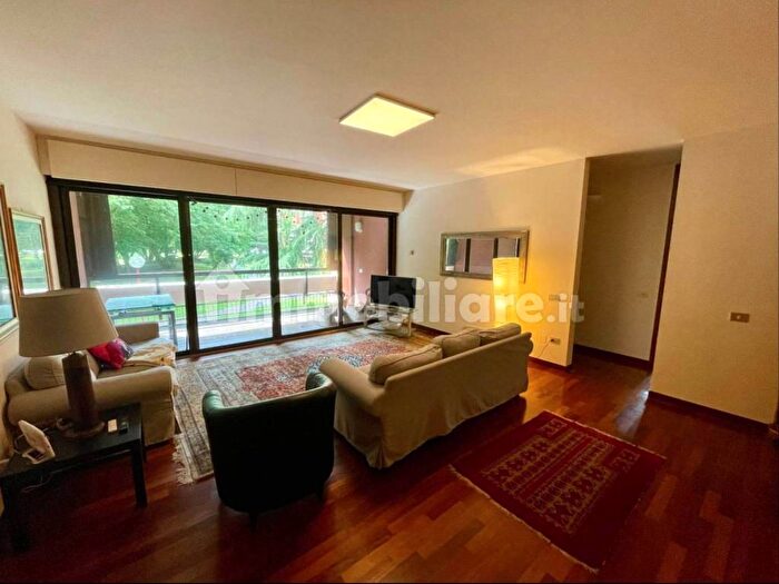 Appartamento con 6 locali in affitto in Via Cristoforo Colombo, Milano, Basiglio