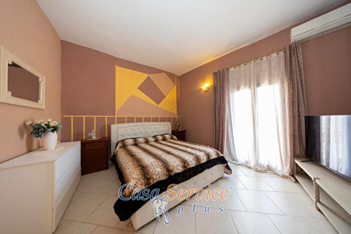 Casa con 6 locali in vendita in Via Montegrappa, Sannicola