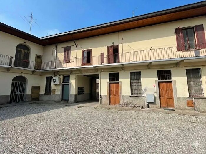 Appartamento trilocale in vendita in Via Orsini, Meda