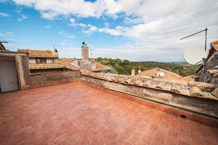 Appartamento trilocale in vendita in Via del Belvedere, Vitorchiano