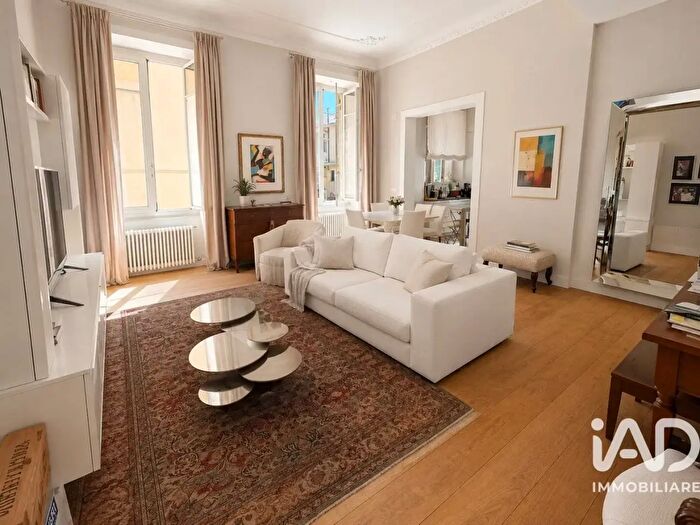 Appartamento con 5 locali in vendita in Viale Martiri della Libertà, Albenga